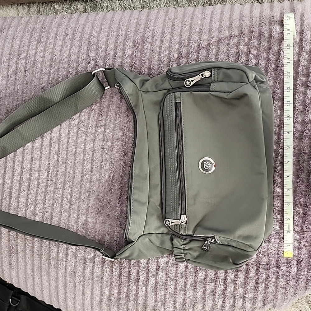 NWOT. Fabuxry. Gray shoulder bag.